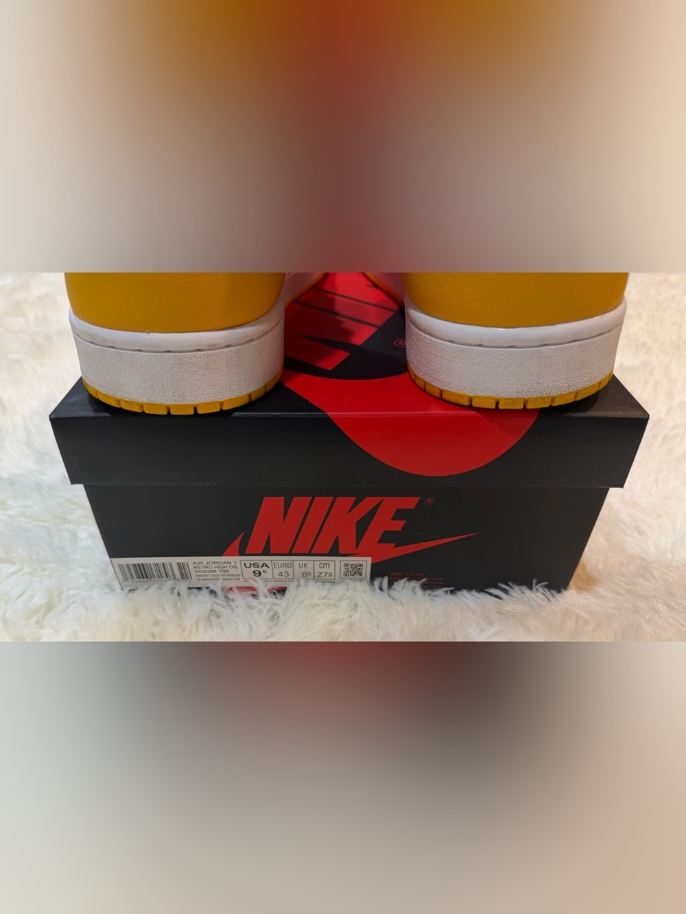 Jordan 1 Retro High OG Brotherhood - Men's 9.5 / Women’s - 555088-706 - Picture 8 of 13